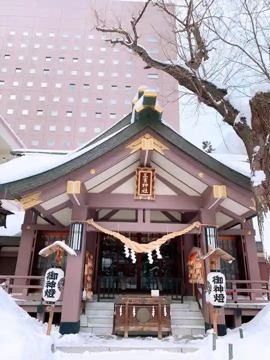 三吉神社の本殿・本堂