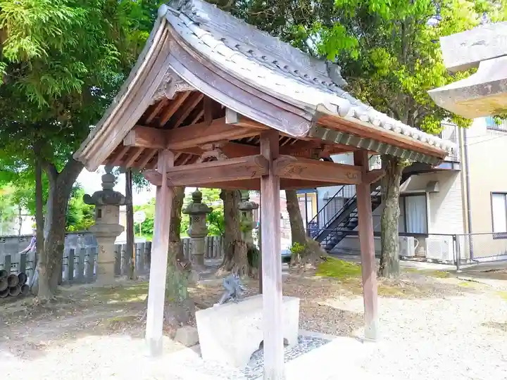 八劔社(安松八劔社)の手水舎