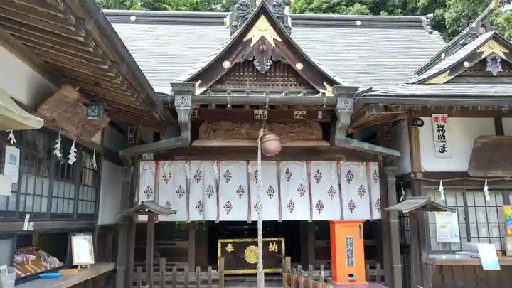 白蛇辨財天の本殿・本堂