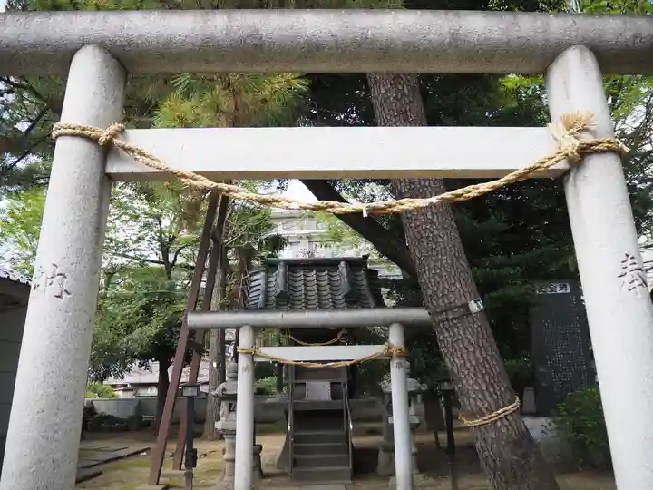 栗原氷川神社の鳥居
