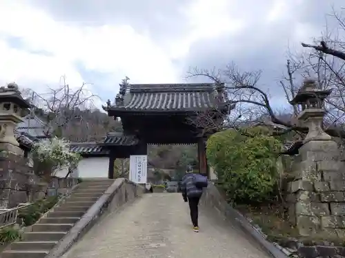 慈眼寺の山門