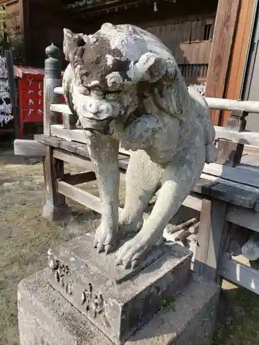 霊丘神社の狛犬