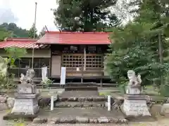 諏訪神社の本殿