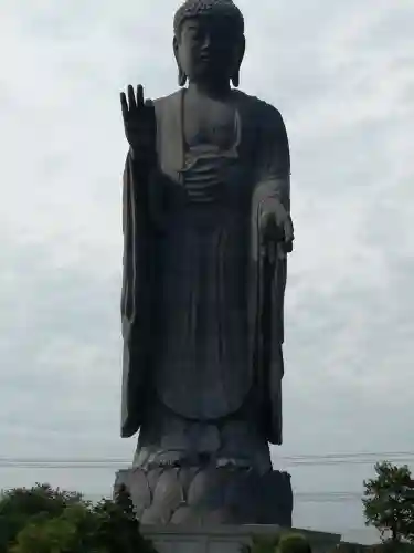 東本願寺本廟 牛久浄苑（牛久大仏）の仏像