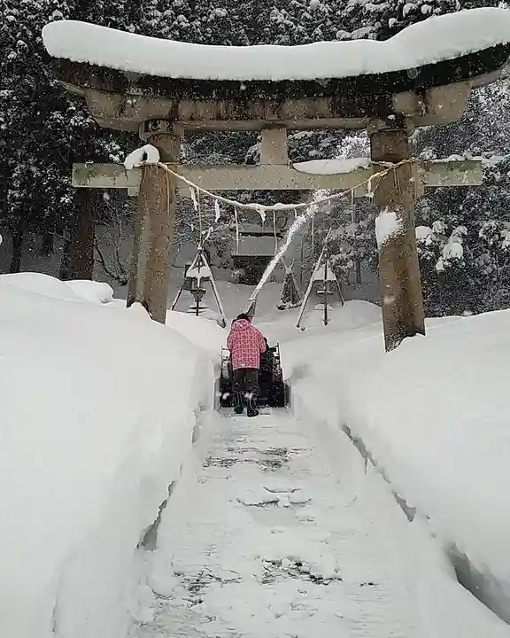 成島八幡神社の鳥居