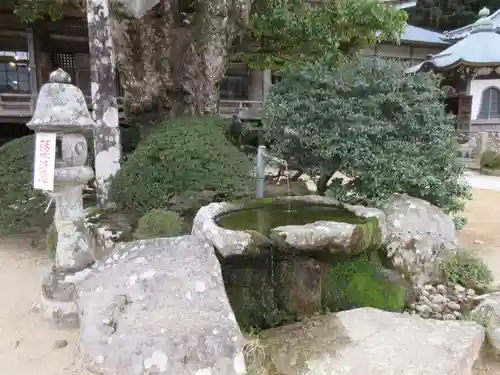 青岸渡寺の手水舎