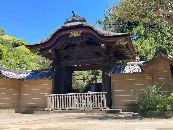 円覚寺の{uncategorized: "未分類", other: "その他", undefined: "問題あり", building: "その他建物", grave: "お墓", sacred_gate: "鳥居", guardian: "狛犬", statue: "像", buddha: "仏像", history: "歴史", nature: "自然", garden: "庭園", animal: "動物", pagoda: "塔", temizu: "手水舎", mountain_gate: "山門・神門", sanctuary: "本殿・本堂", subordinate: "末社・摂社", art: "芸術", scenery: "景色", jizo: "地蔵", ema: "絵馬", goshuin: "御朱印", omikuji: "おみくじ", items: "授与品その他", amulet: "お守り", goshuincho: "御朱印帳", eats: "食事", festival: "お祭り", votive_dance: "神楽", shichigosan: "七五三参", wedding: "結婚式", experience: "体験その他", initially: "初詣", around: "周辺", anti_infection: "感染症対策"}