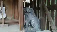 石座神社の狛犬