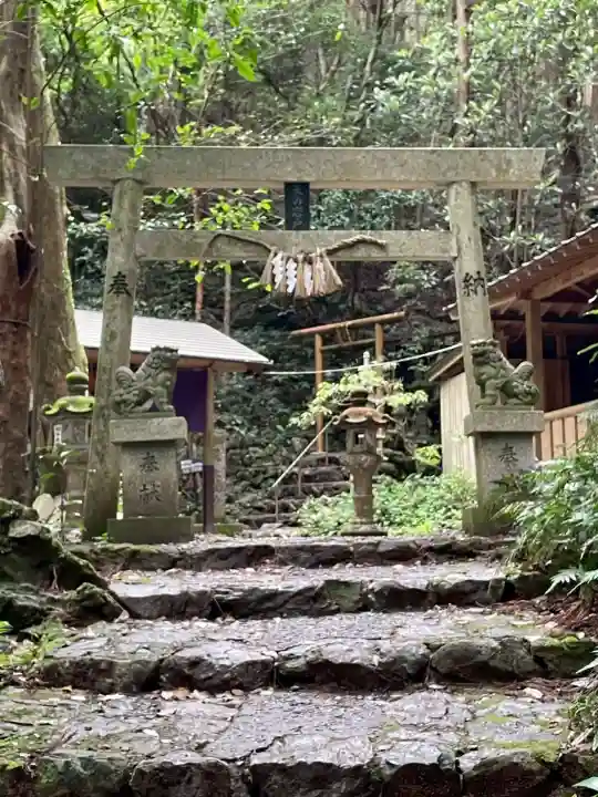 天の岩戸神社の{uncategorized: "未分類", other: "その他", undefined: "問題あり", building: "その他建物", grave: "お墓", sacred_gate: "鳥居", guardian: "狛犬", statue: "像", buddha: "仏像", history: "歴史", nature: "自然", garden: "庭園", animal: "動物", pagoda: "塔", temizu: "手水舎", mountain_gate: "山門・神門", sanctuary: "本殿・本堂", subordinate: "末社・摂社", art: "芸術", scenery: "景色", jizo: "地蔵", ema: "絵馬", goshuin: "御朱印", omikuji: "おみくじ", items: "授与品その他", amulet: "お守り", goshuincho: "御朱印帳", eats: "食事", festival: "お祭り", votive_dance: "神楽", shichigosan: "七五三参", wedding: "結婚式", experience: "体験その他", initially: "初詣", around: "周辺", anti_infection: "感染症対策"}