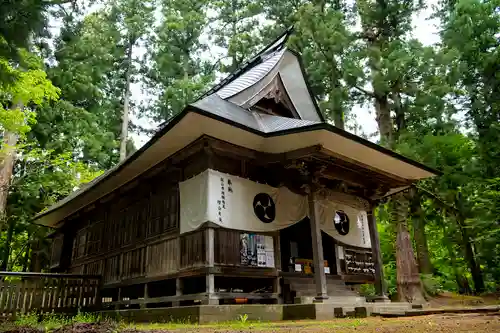 小菅神社里社の本殿