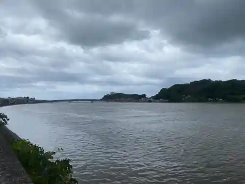 岡湊神社の景色