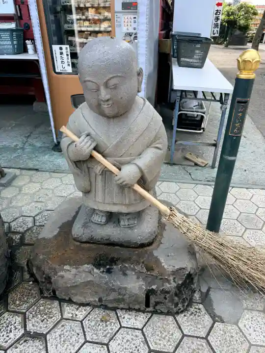 惣宗寺の{uncategorized: "未分類", other: "その他", undefined: "問題あり", building: "その他建物", grave: "お墓", sacred_gate: "鳥居", guardian: "狛犬", statue: "像", buddha: "仏像", history: "歴史", nature: "自然", garden: "庭園", animal: "動物", pagoda: "塔", temizu: "手水舎", mountain_gate: "山門・神門", sanctuary: "本殿・本堂", subordinate: "末社・摂社", art: "芸術", scenery: "景色", jizo: "地蔵", ema: "絵馬", goshuin: "御朱印", omikuji: "おみくじ", items: "授与品その他", amulet: "お守り", goshuincho: "御朱印帳", eats: "食事", festival: "お祭り", votive_dance: "神楽", shichigosan: "七五三参", wedding: "結婚式", experience: "体験その他", initially: "初詣", around: "周辺", anti_infection: "感染症対策"}