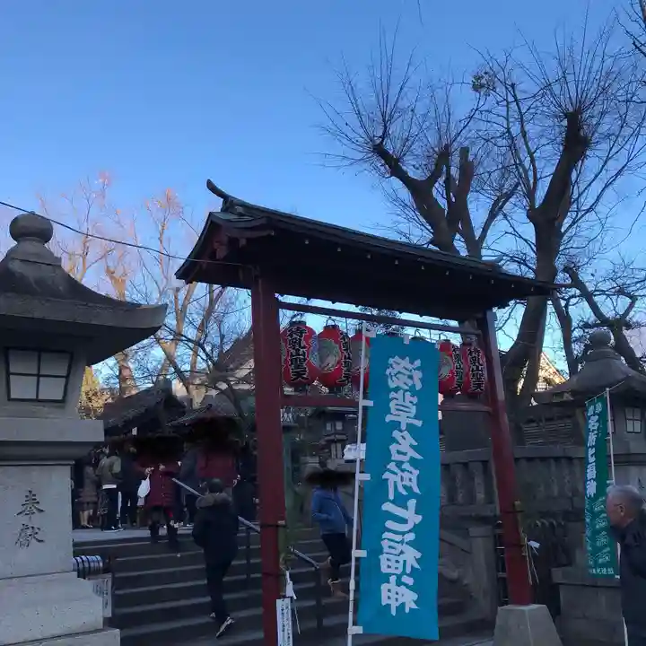 待乳山聖天(本龍院)の山門・神門