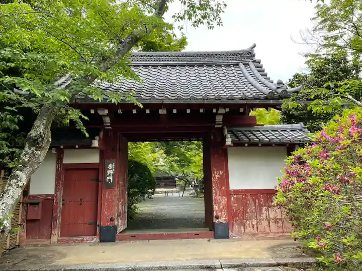 常照寺の山門・神門