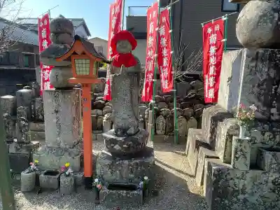 常念寺の{uncategorized: "未分類", other: "その他", undefined: "問題あり", building: "その他建物", grave: "お墓", sacred_gate: "鳥居", guardian: "狛犬", statue: "像", buddha: "仏像", history: "歴史", nature: "自然", garden: "庭園", animal: "動物", pagoda: "塔", temizu: "手水舎", mountain_gate: "山門・神門", sanctuary: "本殿・本堂", subordinate: "末社・摂社", art: "芸術", scenery: "景色", jizo: "地蔵", ema: "絵馬", goshuin: "御朱印", omikuji: "おみくじ", items: "授与品その他", amulet: "お守り", goshuincho: "御朱印帳", eats: "食事", festival: "お祭り", votive_dance: "神楽", shichigosan: "七五三参", wedding: "結婚式", experience: "体験その他", initially: "初詣", around: "周辺", anti_infection: "感染症対策"}