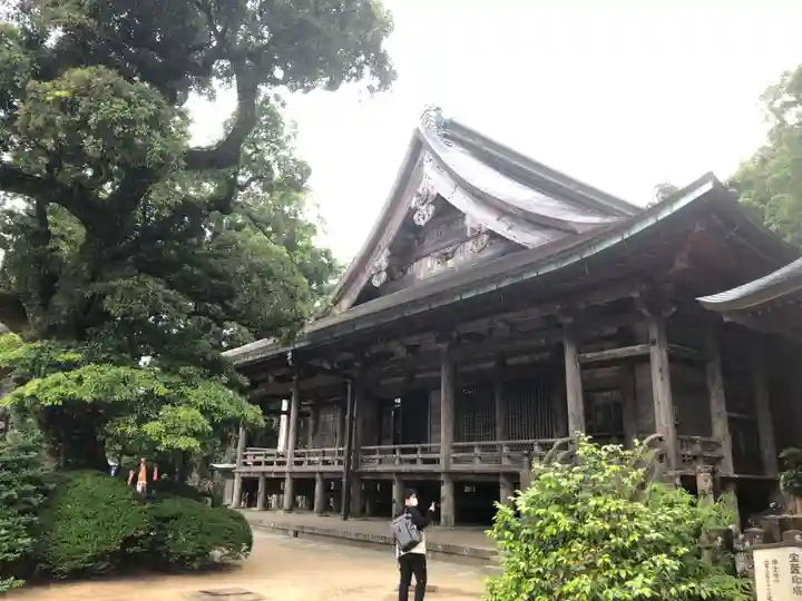 青岸渡寺の本殿・本堂