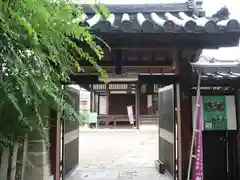 如願寺の山門