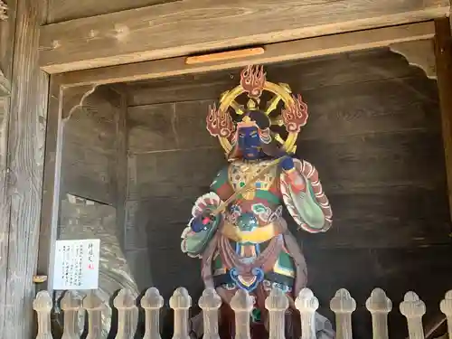 布施弁天 東海寺の像