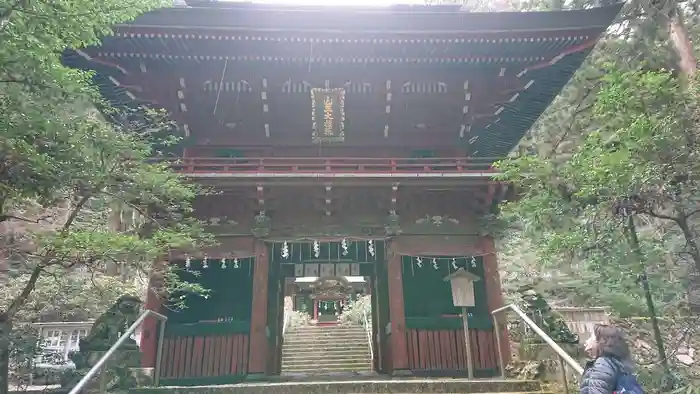 花園神社の山門