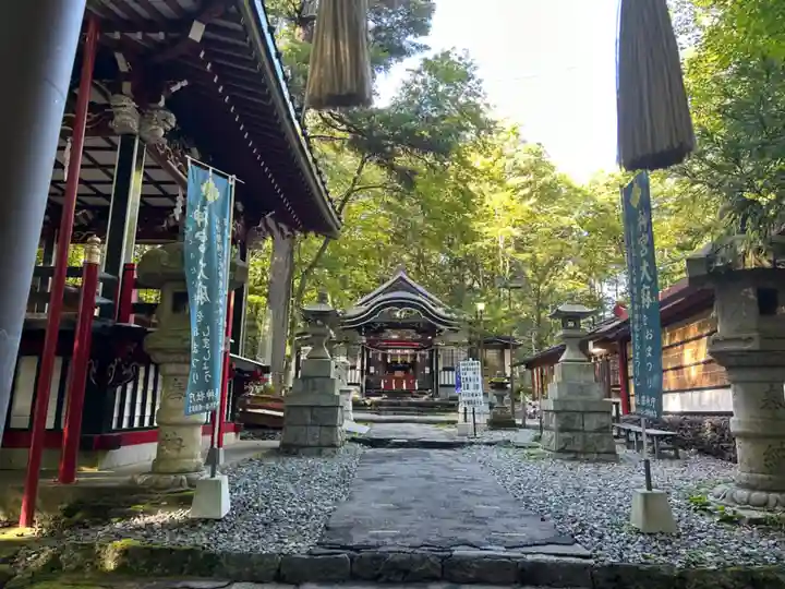 新屋山神社(山梨県)