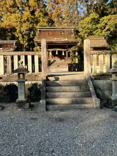 日吉神社の{uncategorized: "未分類", other: "その他", undefined: "問題あり", building: "その他建物", grave: "お墓", sacred_gate: "鳥居", guardian: "狛犬", statue: "像", buddha: "仏像", history: "歴史", nature: "自然", garden: "庭園", animal: "動物", pagoda: "塔", temizu: "手水舎", mountain_gate: "山門・神門", sanctuary: "本殿・本堂", subordinate: "末社・摂社", art: "芸術", scenery: "景色", jizo: "地蔵", ema: "絵馬", goshuin: "御朱印", omikuji: "おみくじ", items: "授与品その他", amulet: "お守り", goshuincho: "御朱印帳", eats: "食事", festival: "お祭り", votive_dance: "神楽", shichigosan: "七五三参", wedding: "結婚式", experience: "体験その他", initially: "初詣", around: "周辺", anti_infection: "感染症対策"}