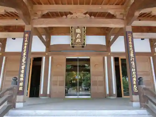 誕生寺の本殿・本堂