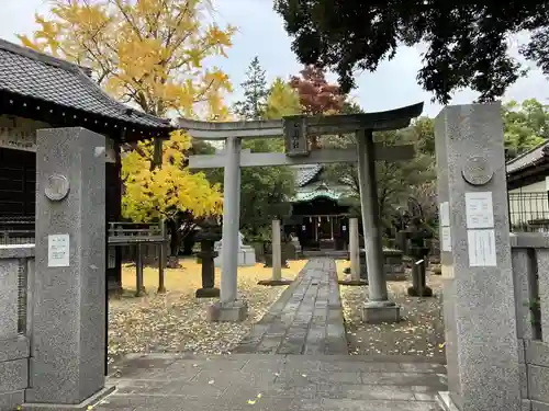 三囲神社の鳥居