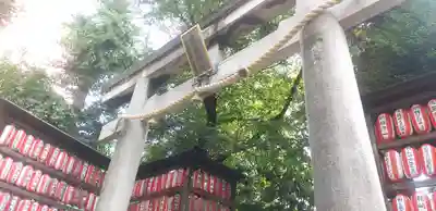 池尻稲荷神社の鳥居