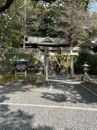 事任八幡宮の{uncategorized: "未分類", other: "その他", undefined: "問題あり", building: "その他建物", grave: "お墓", sacred_gate: "鳥居", guardian: "狛犬", statue: "像", buddha: "仏像", history: "歴史", nature: "自然", garden: "庭園", animal: "動物", pagoda: "塔", temizu: "手水舎", mountain_gate: "山門・神門", sanctuary: "本殿・本堂", subordinate: "末社・摂社", art: "芸術", scenery: "景色", jizo: "地蔵", ema: "絵馬", goshuin: "御朱印", omikuji: "おみくじ", items: "授与品その他", amulet: "お守り", goshuincho: "御朱印帳", eats: "食事", festival: "お祭り", votive_dance: "神楽", shichigosan: "七五三参", wedding: "結婚式", experience: "体験その他", initially: "初詣", around: "周辺", anti_infection: "感染症対策"}
