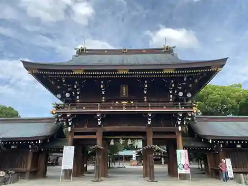 真清田神社の山門