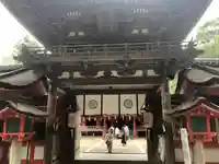 石上神宮の山門・神門