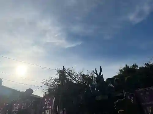 龍宮（江島神社）の{uncategorized: "未分類", other: "その他", undefined: "問題あり", building: "その他建物", grave: "お墓", sacred_gate: "鳥居", guardian: "狛犬", statue: "像", buddha: "仏像", history: "歴史", nature: "自然", garden: "庭園", animal: "動物", pagoda: "塔", temizu: "手水舎", mountain_gate: "山門・神門", sanctuary: "本殿・本堂", subordinate: "末社・摂社", art: "芸術", scenery: "景色", jizo: "地蔵", ema: "絵馬", goshuin: "御朱印", omikuji: "おみくじ", items: "授与品その他", amulet: "お守り", goshuincho: "御朱印帳", eats: "食事", festival: "お祭り", votive_dance: "神楽", shichigosan: "七五三参", wedding: "結婚式", experience: "体験その他", initially: "初詣", around: "周辺", anti_infection: "感染症対策"}