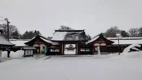 北海道護國神社の山門・神門