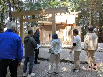 田乃家神社(皇大神宮摂社)・田乃家御前神社(皇大神宮摂社)の{uncategorized: "未分類", other: "その他", undefined: "問題あり", building: "その他建物", grave: "お墓", sacred_gate: "鳥居", guardian: "狛犬", statue: "像", buddha: "仏像", history: "歴史", nature: "自然", garden: "庭園", animal: "動物", pagoda: "塔", temizu: "手水舎", mountain_gate: "山門・神門", sanctuary: "本殿・本堂", subordinate: "末社・摂社", art: "芸術", scenery: "景色", jizo: "地蔵", ema: "絵馬", goshuin: "御朱印", omikuji: "おみくじ", items: "授与品その他", amulet: "お守り", goshuincho: "御朱印帳", eats: "食事", festival: "お祭り", votive_dance: "神楽", shichigosan: "七五三参", wedding: "結婚式", experience: "体験その他", initially: "初詣", around: "周辺", anti_infection: "感染症対策"}