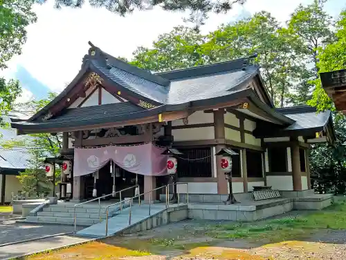 鷹栖神社の本殿