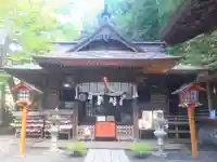 新倉富士浅間神社の本殿・本堂