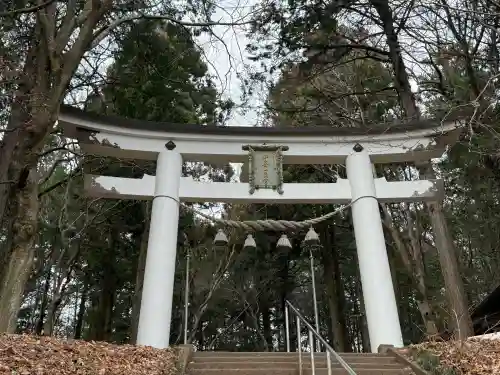 宝登山神社奥宮の{uncategorized: "未分類", other: "その他", undefined: "問題あり", building: "その他建物", grave: "お墓", sacred_gate: "鳥居", guardian: "狛犬", statue: "像", buddha: "仏像", history: "歴史", nature: "自然", garden: "庭園", animal: "動物", pagoda: "塔", temizu: "手水舎", mountain_gate: "山門・神門", sanctuary: "本殿・本堂", subordinate: "末社・摂社", art: "芸術", scenery: "景色", jizo: "地蔵", ema: "絵馬", goshuin: "御朱印", omikuji: "おみくじ", items: "授与品その他", amulet: "お守り", goshuincho: "御朱印帳", eats: "食事", festival: "お祭り", votive_dance: "神楽", shichigosan: "七五三参", wedding: "結婚式", experience: "体験その他", initially: "初詣", around: "周辺", anti_infection: "感染症対策"}
