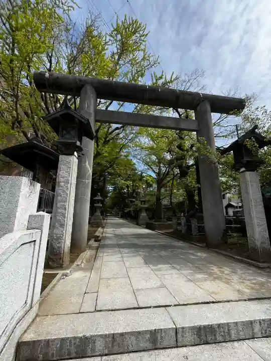 意富比神社の{uncategorized: "未分類", other: "その他", undefined: "問題あり", building: "その他建物", grave: "お墓", sacred_gate: "鳥居", guardian: "狛犬", statue: "像", buddha: "仏像", history: "歴史", nature: "自然", garden: "庭園", animal: "動物", pagoda: "塔", temizu: "手水舎", mountain_gate: "山門・神門", sanctuary: "本殿・本堂", subordinate: "末社・摂社", art: "芸術", scenery: "景色", jizo: "地蔵", ema: "絵馬", goshuin: "御朱印", omikuji: "おみくじ", items: "授与品その他", amulet: "お守り", goshuincho: "御朱印帳", eats: "食事", festival: "お祭り", votive_dance: "神楽", shichigosan: "七五三参", wedding: "結婚式", experience: "体験その他", initially: "初詣", around: "周辺", anti_infection: "感染症対策"}