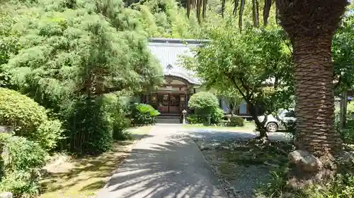 天然寺の庭園