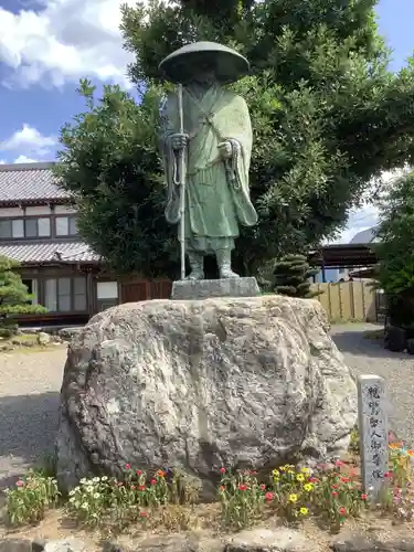 西光寺の像