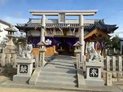黒鳥天満宮天神社の{uncategorized: "未分類", other: "その他", undefined: "問題あり", building: "その他建物", grave: "お墓", sacred_gate: "鳥居", guardian: "狛犬", statue: "像", buddha: "仏像", history: "歴史", nature: "自然", garden: "庭園", animal: "動物", pagoda: "塔", temizu: "手水舎", mountain_gate: "山門・神門", sanctuary: "本殿・本堂", subordinate: "末社・摂社", art: "芸術", scenery: "景色", jizo: "地蔵", ema: "絵馬", goshuin: "御朱印", omikuji: "おみくじ", items: "授与品その他", amulet: "お守り", goshuincho: "御朱印帳", eats: "食事", festival: "お祭り", votive_dance: "神楽", shichigosan: "七五三参", wedding: "結婚式", experience: "体験その他", initially: "初詣", around: "周辺", anti_infection: "感染症対策"}