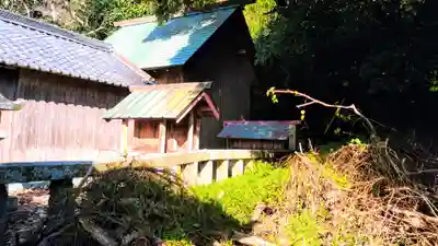 神明社（片名神明社）の末社・摂社