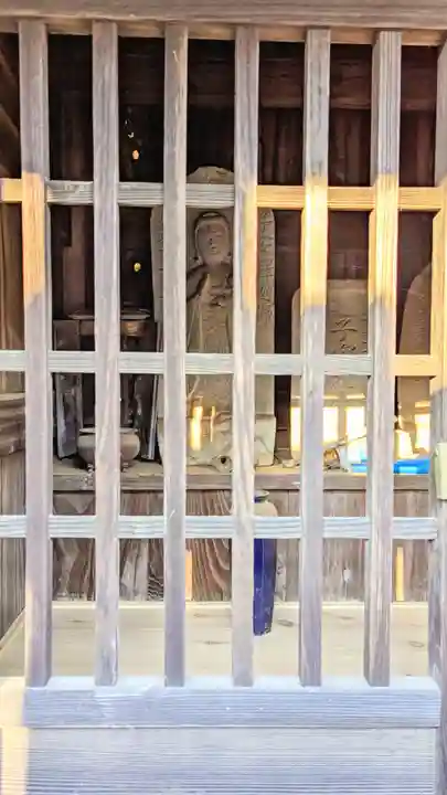 子安大明神の仏像