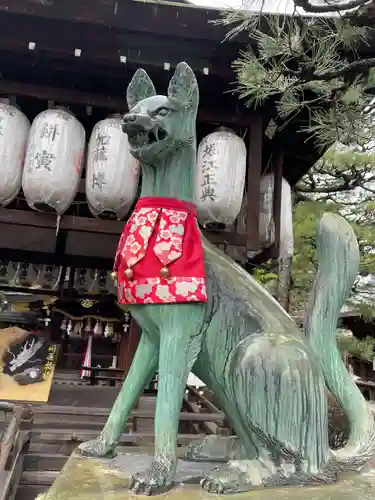 満足稲荷神社の狛犬