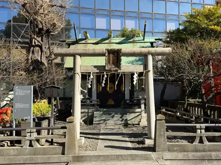 神田神社(神田明神)の{uncategorized: "未分類", other: "その他", undefined: "問題あり", building: "その他建物", grave: "お墓", sacred_gate: "鳥居", guardian: "狛犬", statue: "像", buddha: "仏像", history: "歴史", nature: "自然", garden: "庭園", animal: "動物", pagoda: "塔", temizu: "手水舎", mountain_gate: "山門・神門", sanctuary: "本殿・本堂", subordinate: "末社・摂社", art: "芸術", scenery: "景色", jizo: "地蔵", ema: "絵馬", goshuin: "御朱印", omikuji: "おみくじ", items: "授与品その他", amulet: "お守り", goshuincho: "御朱印帳", eats: "食事", festival: "お祭り", votive_dance: "神楽", shichigosan: "七五三参", wedding: "結婚式", experience: "体験その他", initially: "初詣", around: "周辺", anti_infection: "感染症対策"}