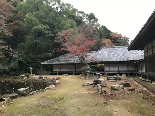 大照院の本殿