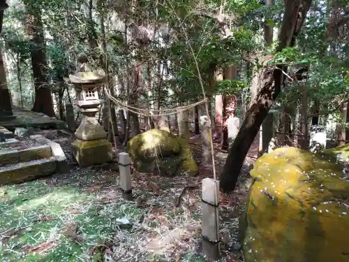 國狭槌神社の{uncategorized: "未分類", other: "その他", undefined: "問題あり", building: "その他建物", grave: "お墓", sacred_gate: "鳥居", guardian: "狛犬", statue: "像", buddha: "仏像", history: "歴史", nature: "自然", garden: "庭園", animal: "動物", pagoda: "塔", temizu: "手水舎", mountain_gate: "山門・神門", sanctuary: "本殿・本堂", subordinate: "末社・摂社", art: "芸術", scenery: "景色", jizo: "地蔵", ema: "絵馬", goshuin: "御朱印", omikuji: "おみくじ", items: "授与品その他", amulet: "お守り", goshuincho: "御朱印帳", eats: "食事", festival: "お祭り", votive_dance: "神楽", shichigosan: "七五三参", wedding: "結婚式", experience: "体験その他", initially: "初詣", around: "周辺", anti_infection: "感染症対策"}