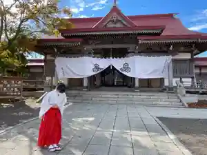 釧路一之宮 厳島神社の本殿・本堂(2021年11月04日(木) 18時59分46秒投稿)