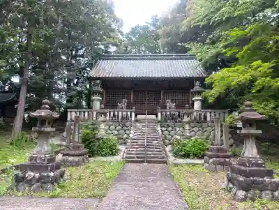 熊野神社の{uncategorized: "未分類", other: "その他", undefined: "問題あり", building: "その他建物", grave: "お墓", sacred_gate: "鳥居", guardian: "狛犬", statue: "像", buddha: "仏像", history: "歴史", nature: "自然", garden: "庭園", animal: "動物", pagoda: "塔", temizu: "手水舎", mountain_gate: "山門・神門", sanctuary: "本殿・本堂", subordinate: "末社・摂社", art: "芸術", scenery: "景色", jizo: "地蔵", ema: "絵馬", goshuin: "御朱印", omikuji: "おみくじ", items: "授与品その他", amulet: "お守り", goshuincho: "御朱印帳", eats: "食事", festival: "お祭り", votive_dance: "神楽", shichigosan: "七五三参", wedding: "結婚式", experience: "体験その他", initially: "初詣", around: "周辺", anti_infection: "感染症対策"}
