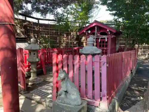 正一位稲荷大明神（築山稲荷社）の{uncategorized: "未分類", other: "その他", undefined: "問題あり", building: "その他建物", grave: "お墓", sacred_gate: "鳥居", guardian: "狛犬", statue: "像", buddha: "仏像", history: "歴史", nature: "自然", garden: "庭園", animal: "動物", pagoda: "塔", temizu: "手水舎", mountain_gate: "山門・神門", sanctuary: "本殿・本堂", subordinate: "末社・摂社", art: "芸術", scenery: "景色", jizo: "地蔵", ema: "絵馬", goshuin: "御朱印", omikuji: "おみくじ", items: "授与品その他", amulet: "お守り", goshuincho: "御朱印帳", eats: "食事", festival: "お祭り", votive_dance: "神楽", shichigosan: "七五三参", wedding: "結婚式", experience: "体験その他", initially: "初詣", around: "周辺", anti_infection: "感染症対策"}